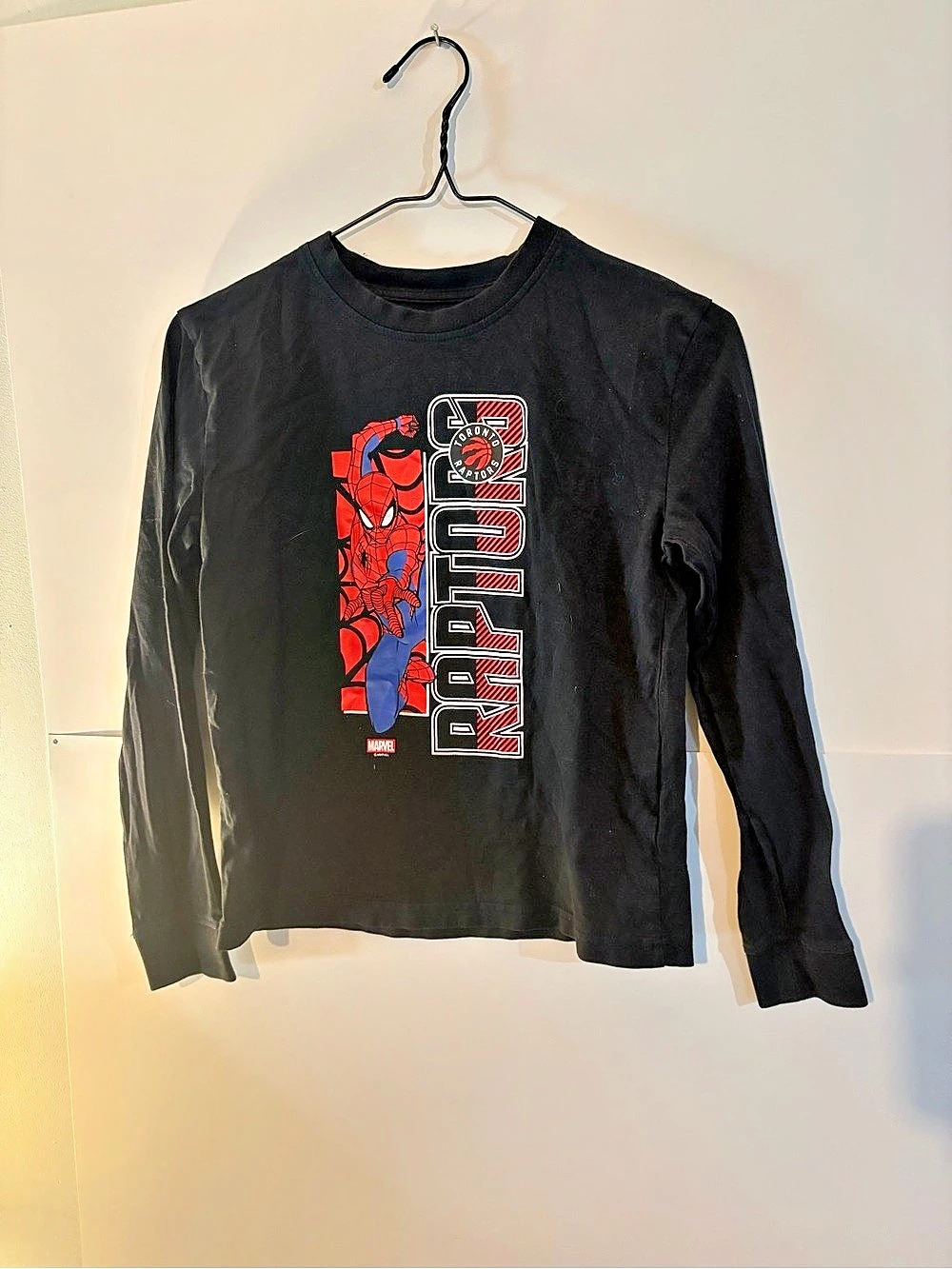 NBA x Marvel long sleeve Spider-Man X Toronto Raptors Graphic  size 7/8